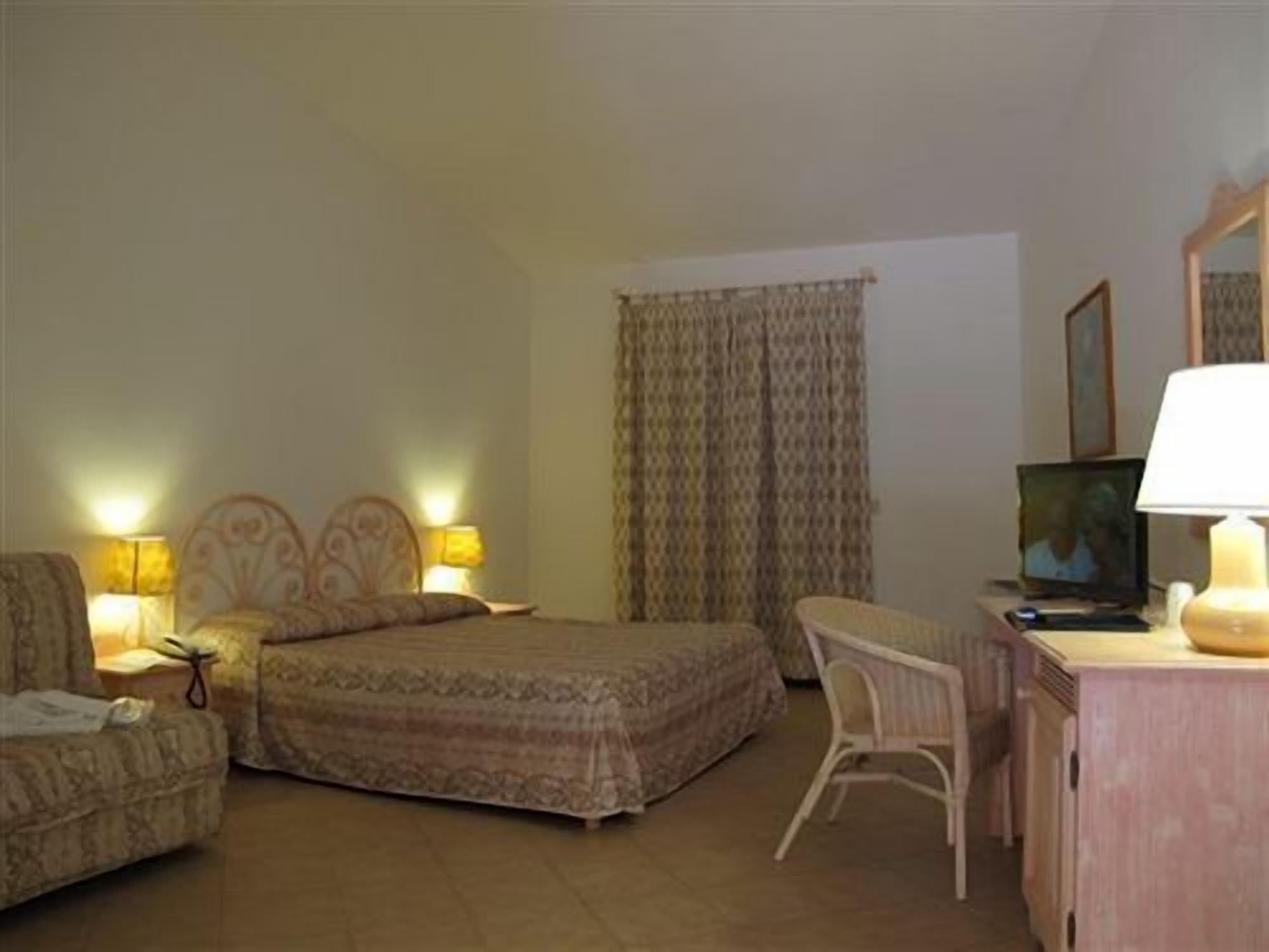 Godo Beach Hotel 巴哈撒丁岛 外观 照片